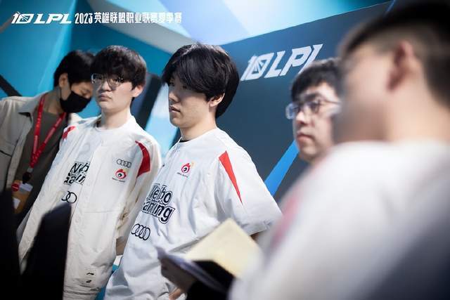 球队防线的 球队防线的