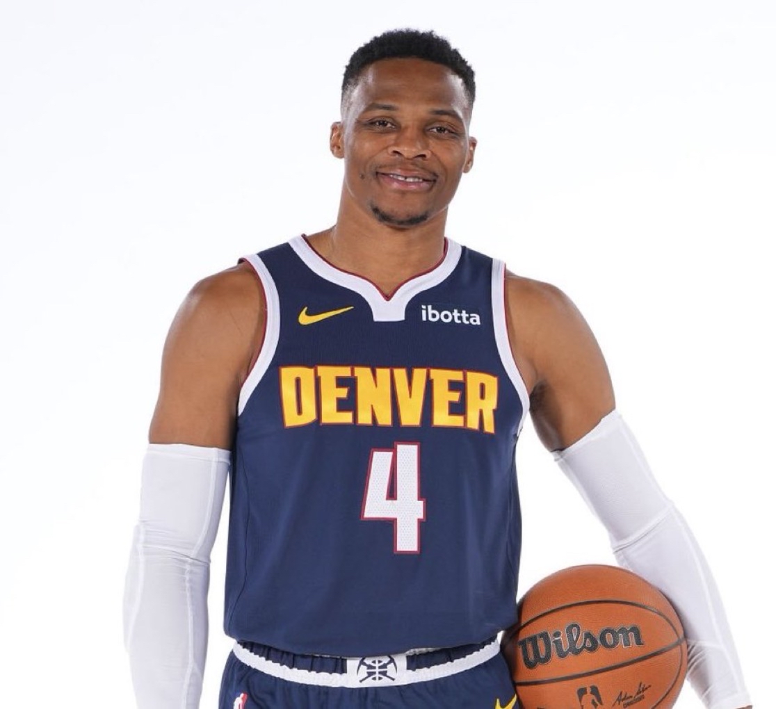 现出他对于 现出他对于